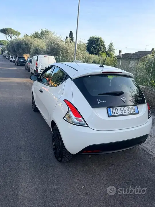 Lancia Ypsilon 2021 photo 2