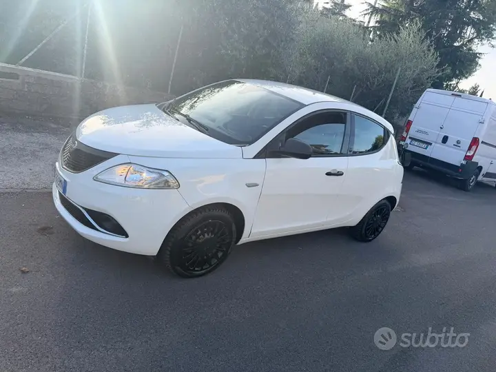 Lancia Ypsilon 2021 photo 4