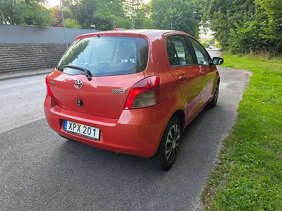 Toyota Yaris 2006 photo 2