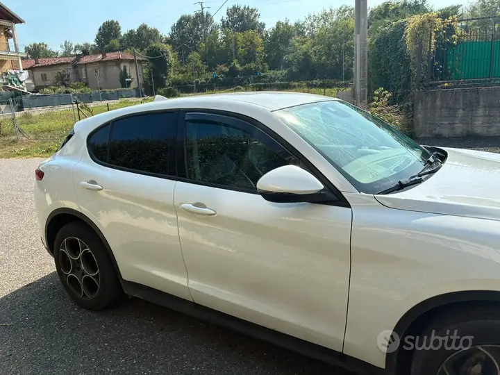 Alfa Romeo Stelvio 2017 photo 4