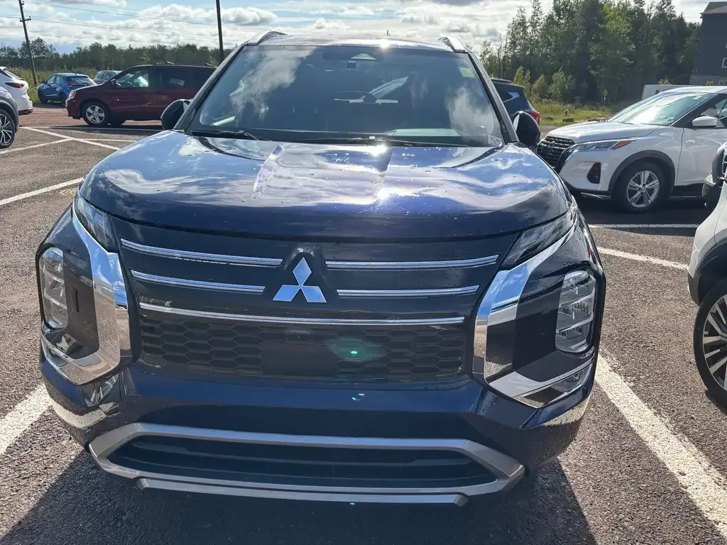 Mitsubishi Outlander 2025 photo 2