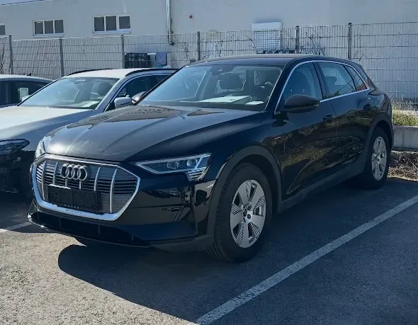 Audi E-Tron 2022 photo 2