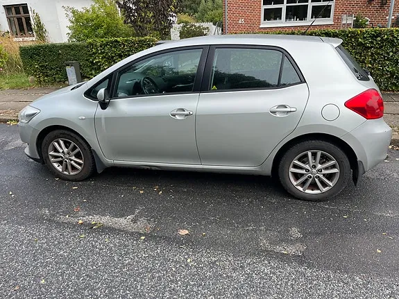 Toyota Auris 2008 photo 4