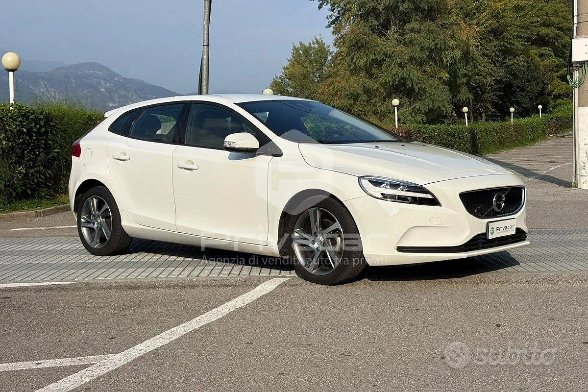 Volvo V40 2016 photo 3