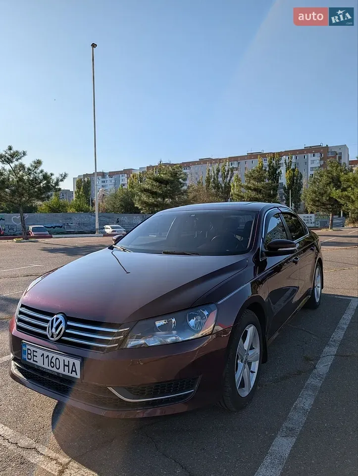 Volkswagen Passat 2012 photo 2