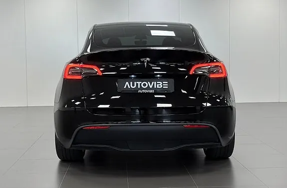Tesla Model Y 2023 photo 5