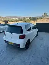 Toyota Vitz 2003 photo 4