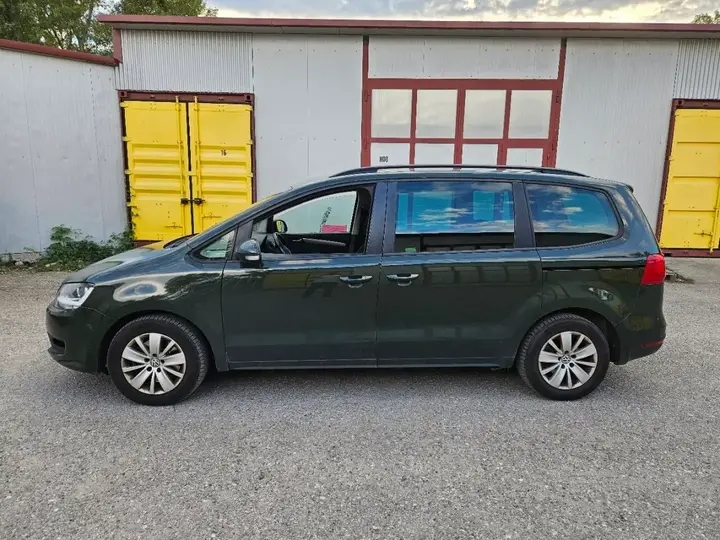 Volkswagen Sharan 2012 photo 2