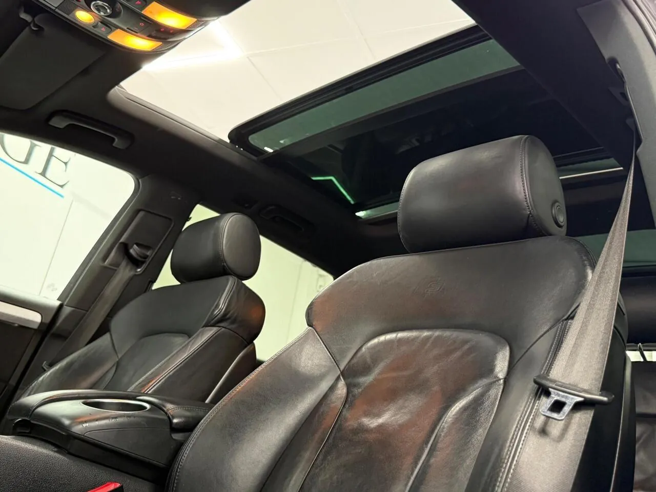 Audi Q7 2012 photo 3