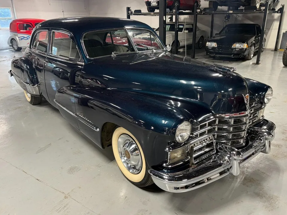 Cadillac Series 62 1947 photo 4