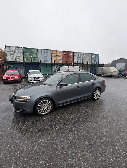 Volkswagen Jetta 2011 photo 2