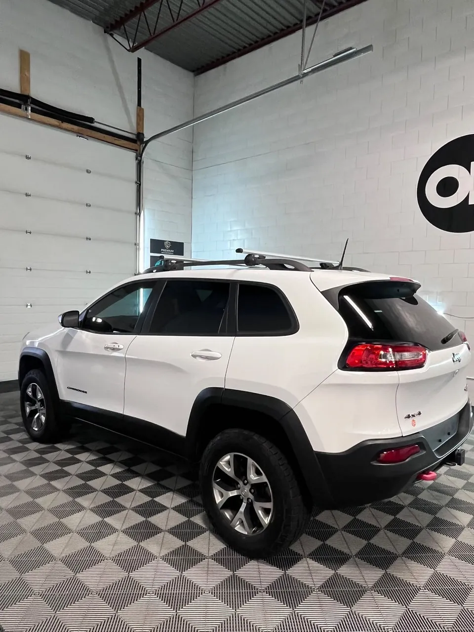 Jeep Cherokee 2016 photo 2