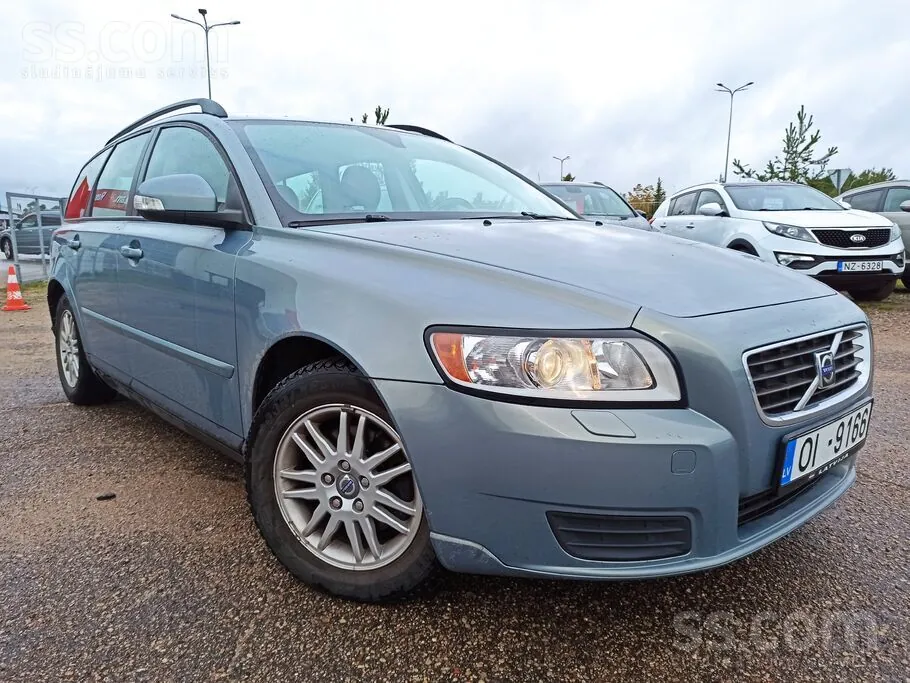 Volvo V50 2009 photo 2