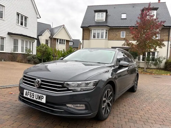Volkswagen Passat 2019 photo 2