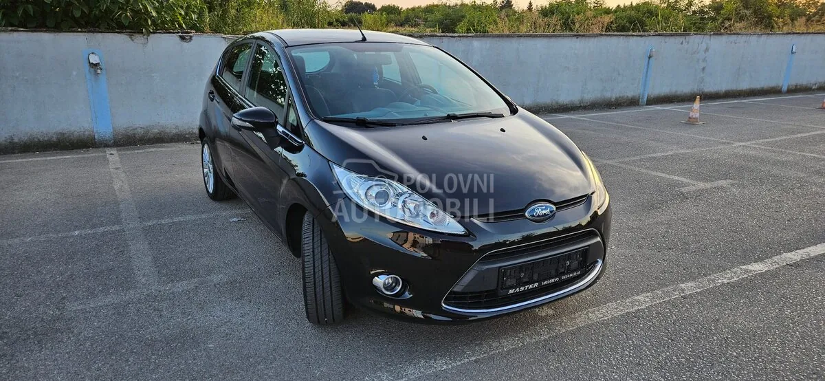 Ford Fiesta 2010 photo 2