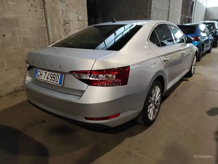 Skoda Superb 2021 photo 3