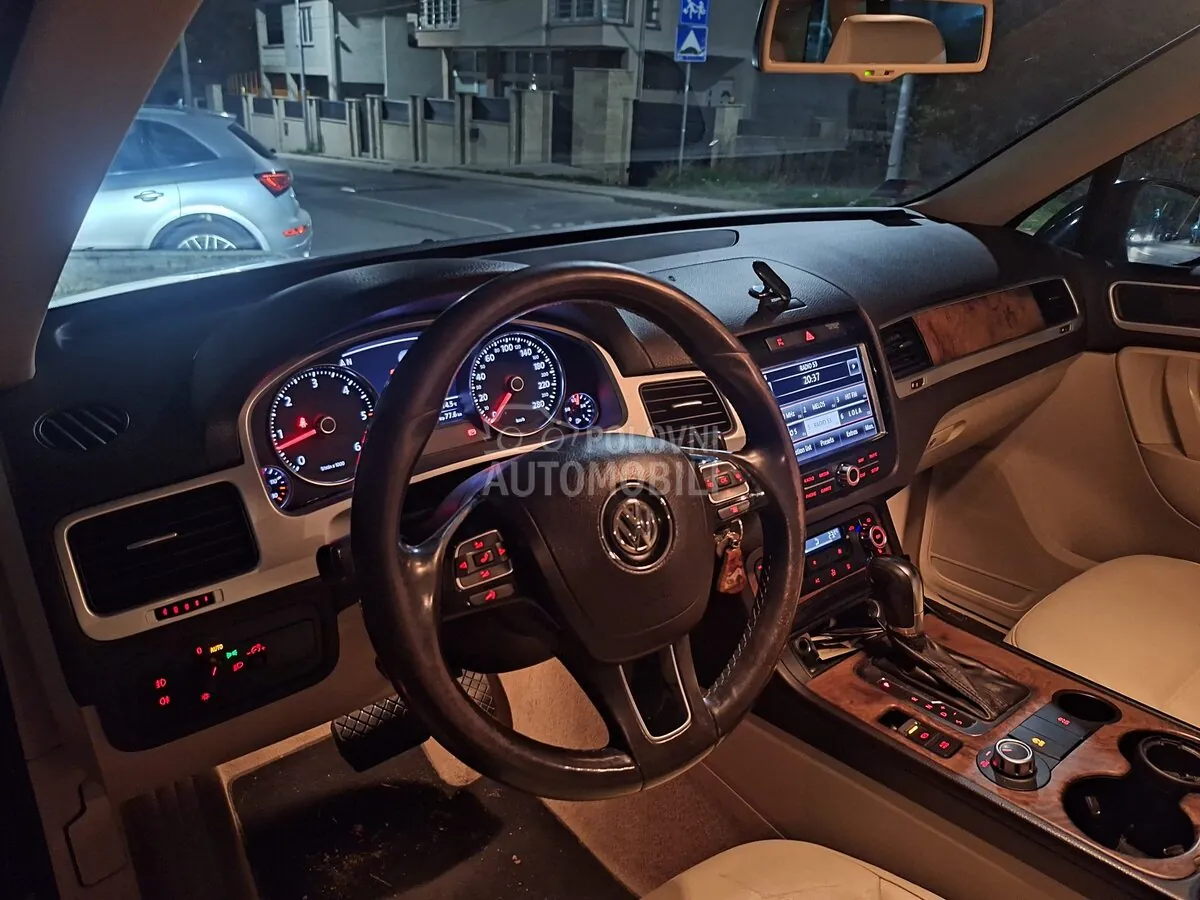 Volkswagen Touareg 2012 photo 5
