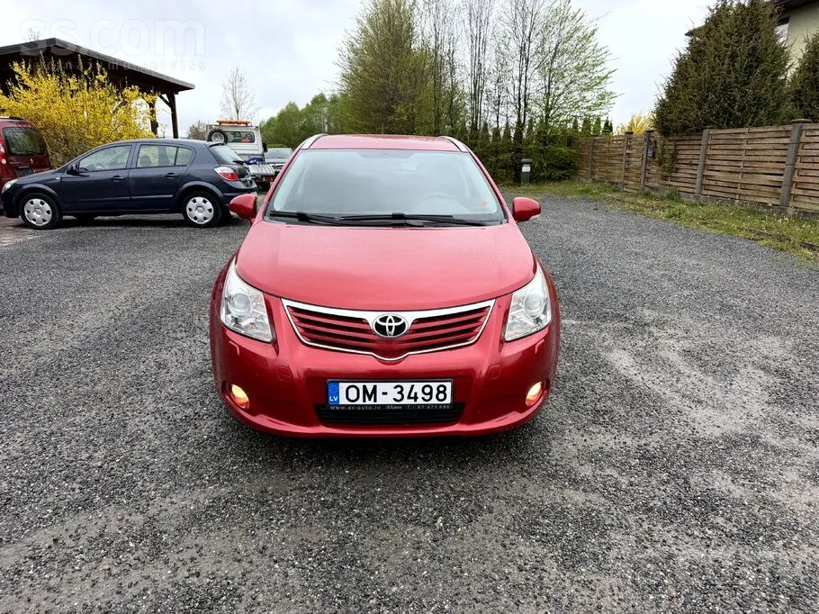 Toyota Avensis 2011 photo 2