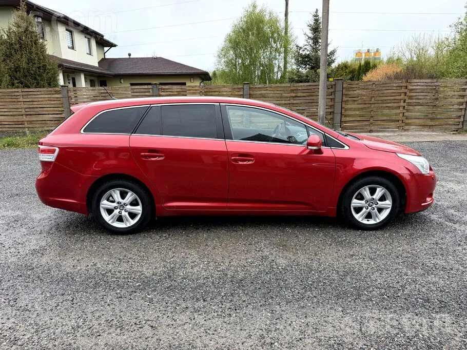 Toyota Avensis 2011 photo 4