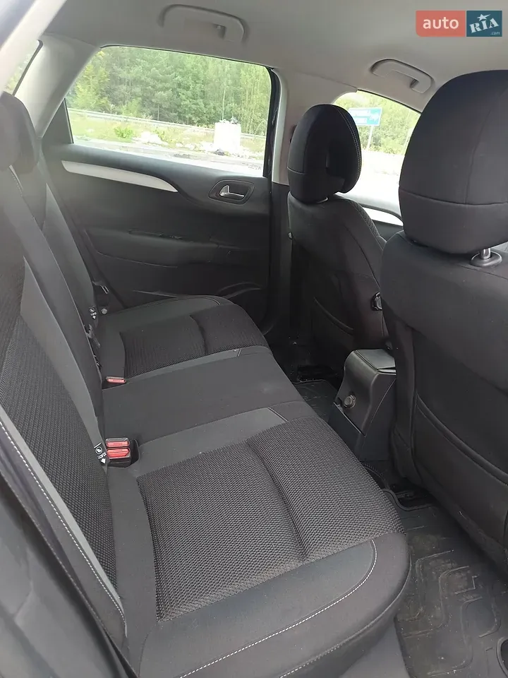 Citroen C4 2013 photo 5