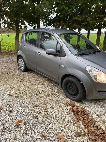 Suzuki Splash 2009 photo 2