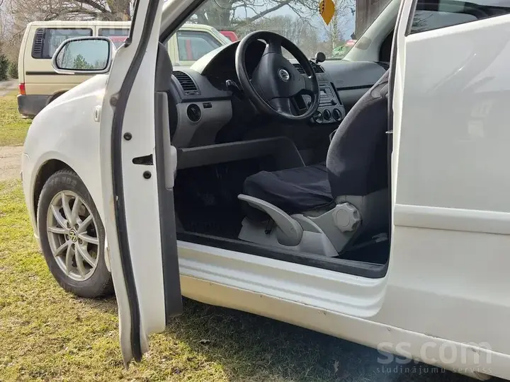 Volkswagen Polo 2007 photo 2