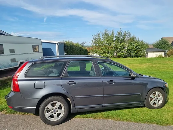 Volvo V50 2011 photo 2