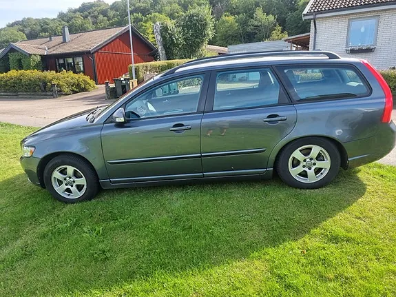 Volvo V50 2011 photo 4