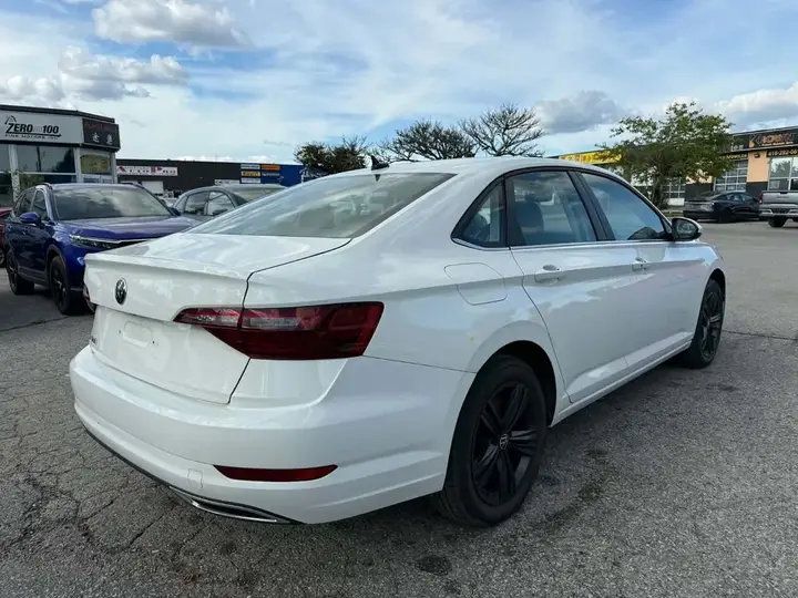 Volkswagen Jetta 2023 photo 4