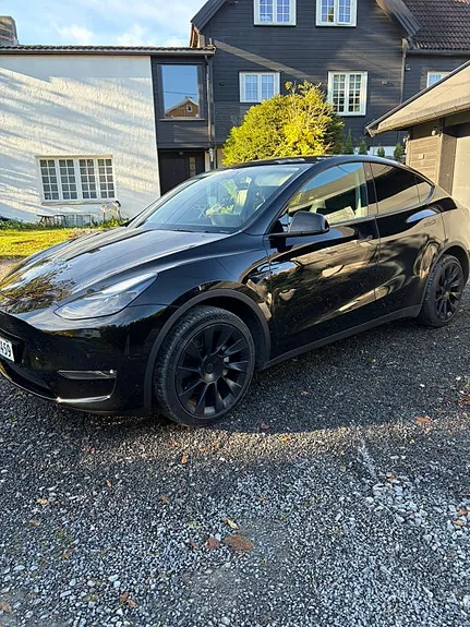 Tesla Model Y 2022 photo 2