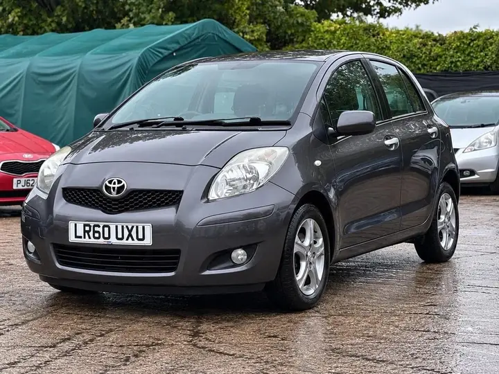 Toyota Yaris 2010 photo 3