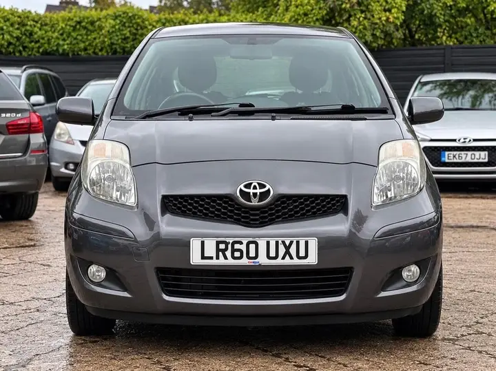 Toyota Yaris 2010 photo 2