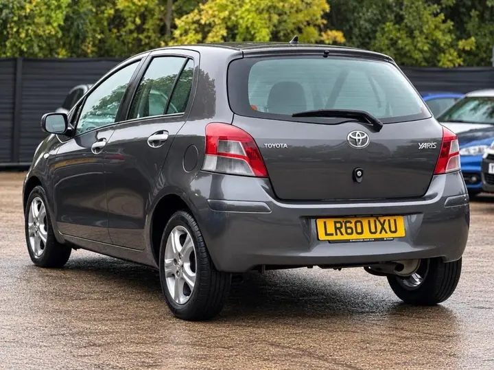 Toyota Yaris 2010 photo 5