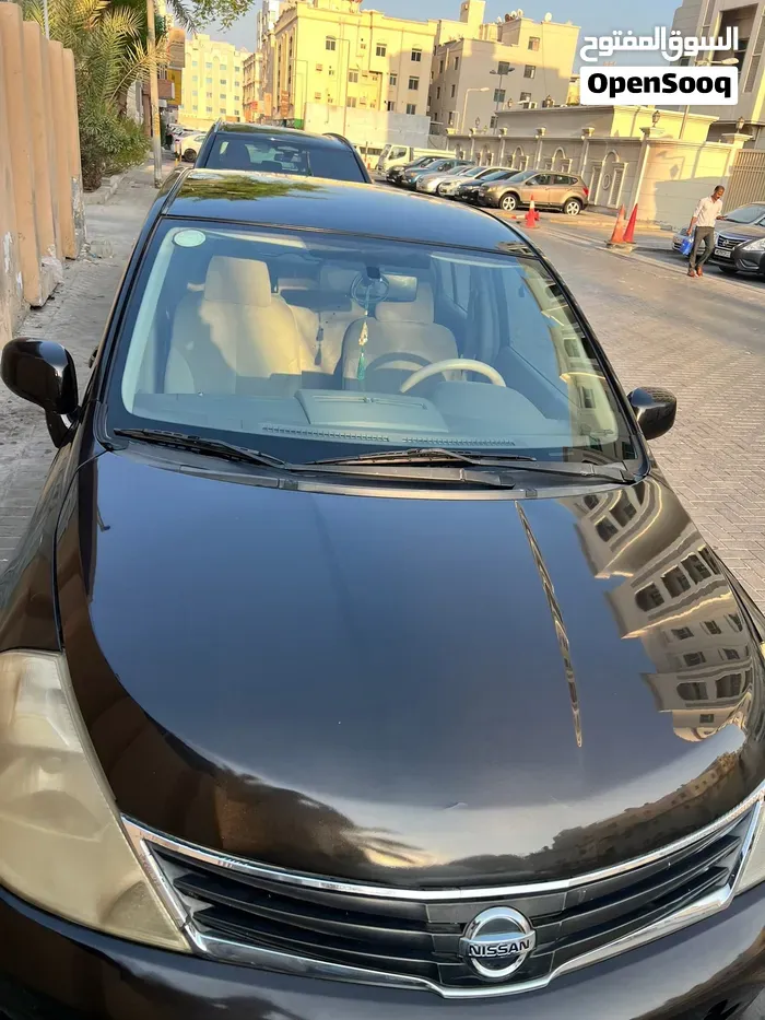 Nissan Tiida 2012 photo 3