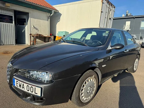 Alfa Romeo 156 2004 photo 3