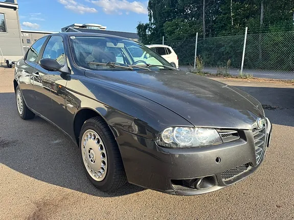 Alfa Romeo 156 2004 photo 2