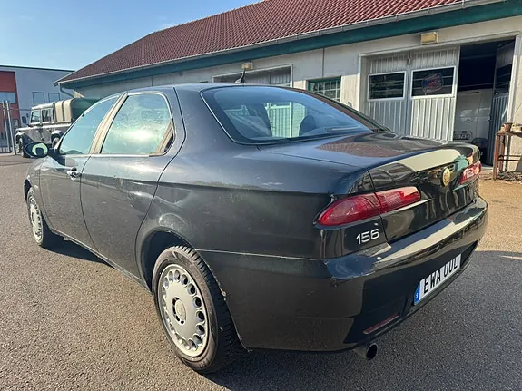 Alfa Romeo 156 2004 photo 4