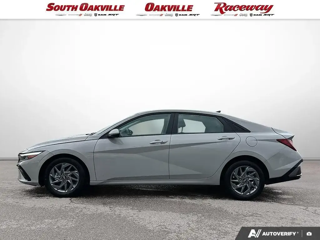 Hyundai Elantra 2025 photo 3