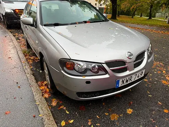 Nissan Almera
