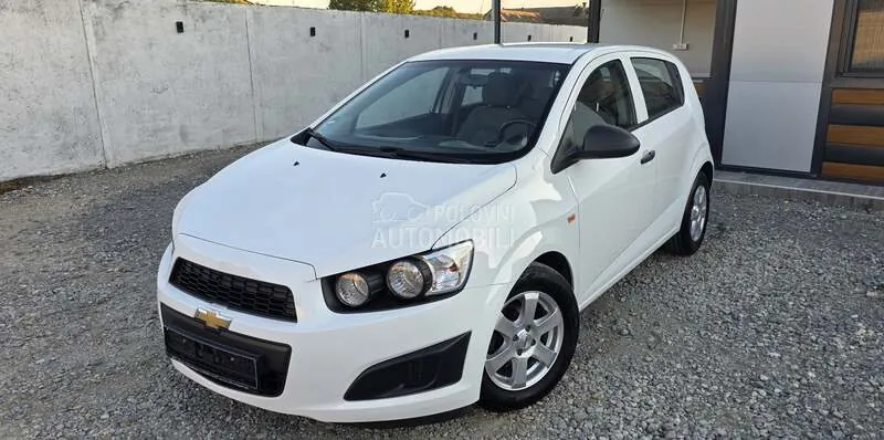 Chevrolet Aveo 2011 photo 2