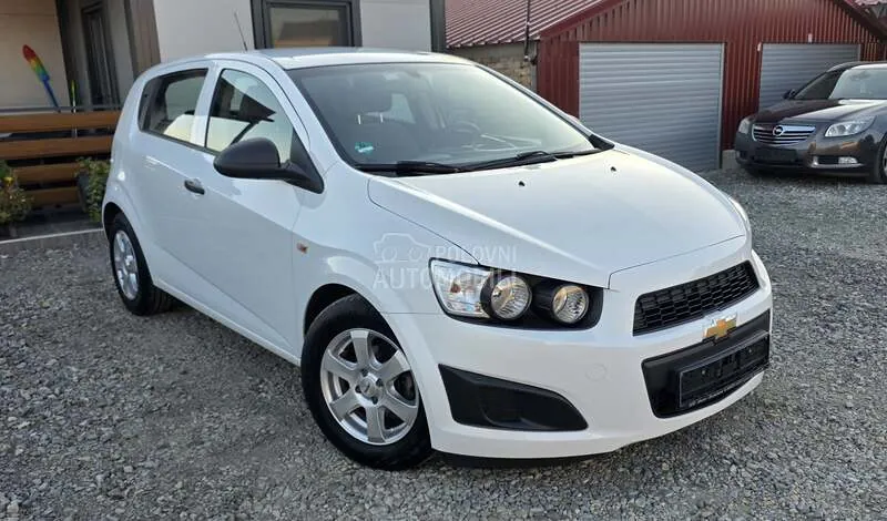 Chevrolet Aveo 2011 photo 3