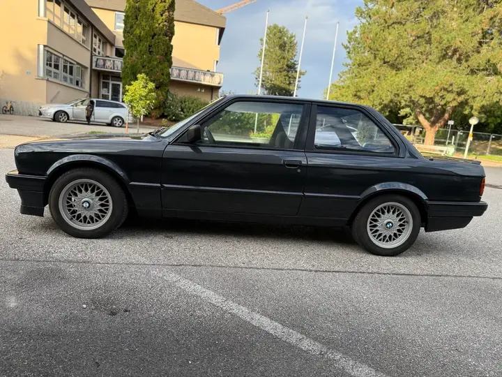 BMW 3Er-Reihe E30 1989 photo 3