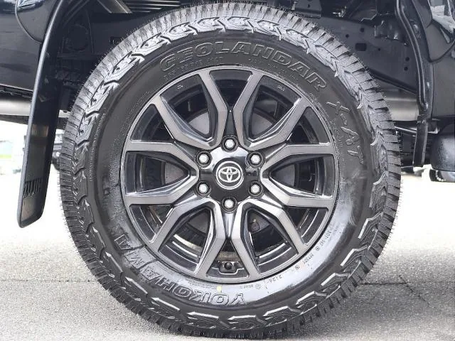 Toyota Hilux 2023 photo 3