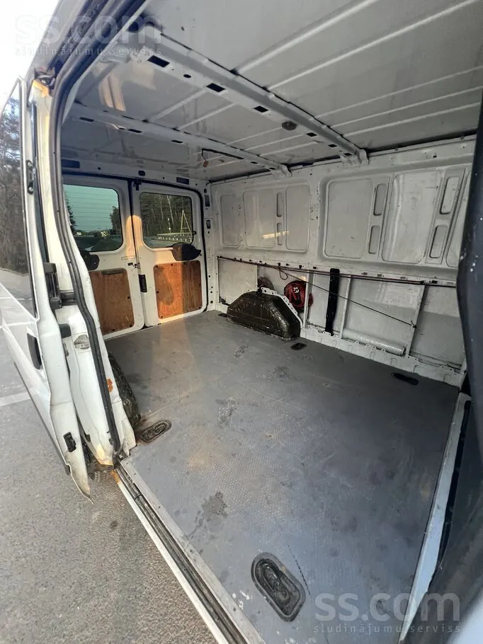 Ford Transit 2011 photo 4