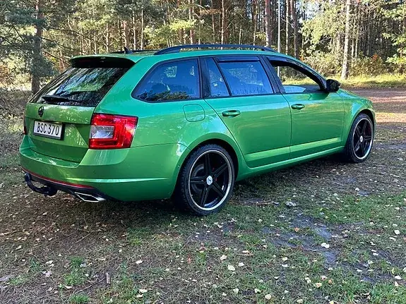 Skoda Octavia 2014 photo 2