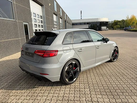 Audi Rs3 2017 photo 2