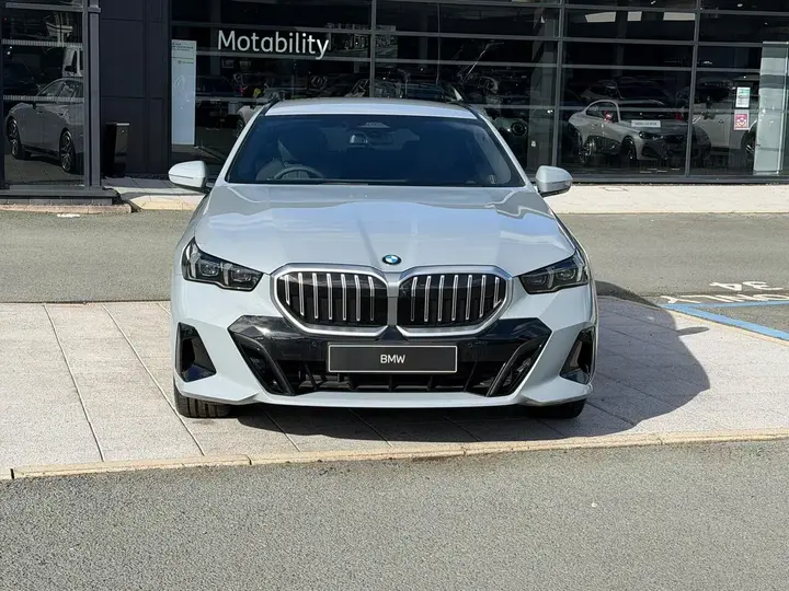 BMW 520I photo 2