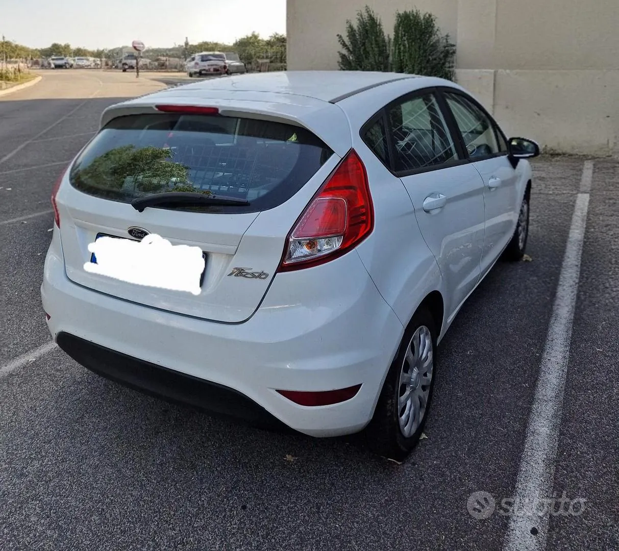 Ford Fiesta 2016 photo 2