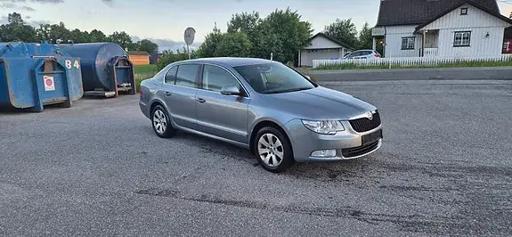 Skoda Superb 2009 photo 3