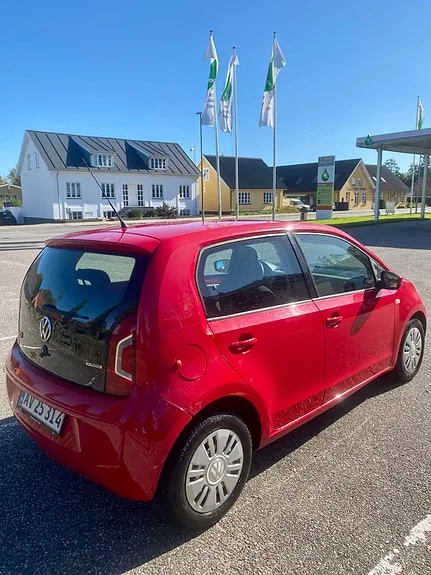 Volkswagen Up 2013 photo 4
